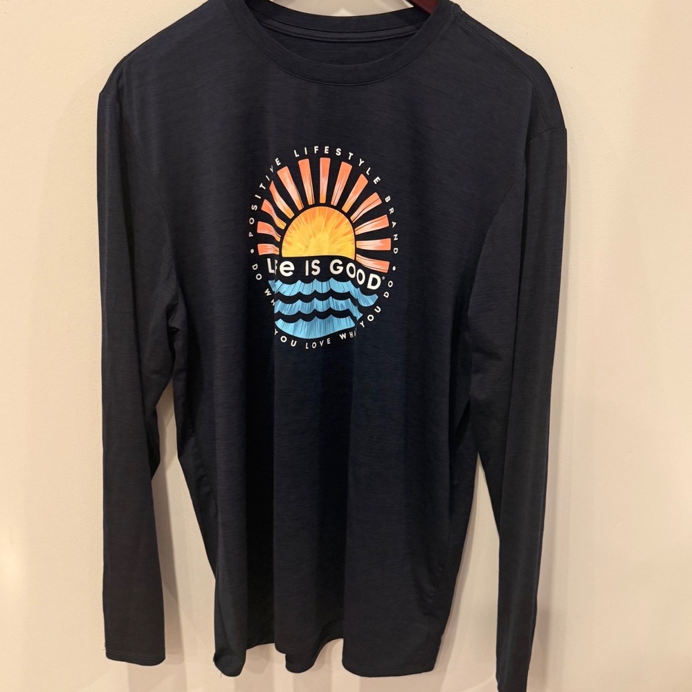 Life is Good Sun Crusher Mens Medium Navy Blue Heather Long Sleeve Graphic Tee